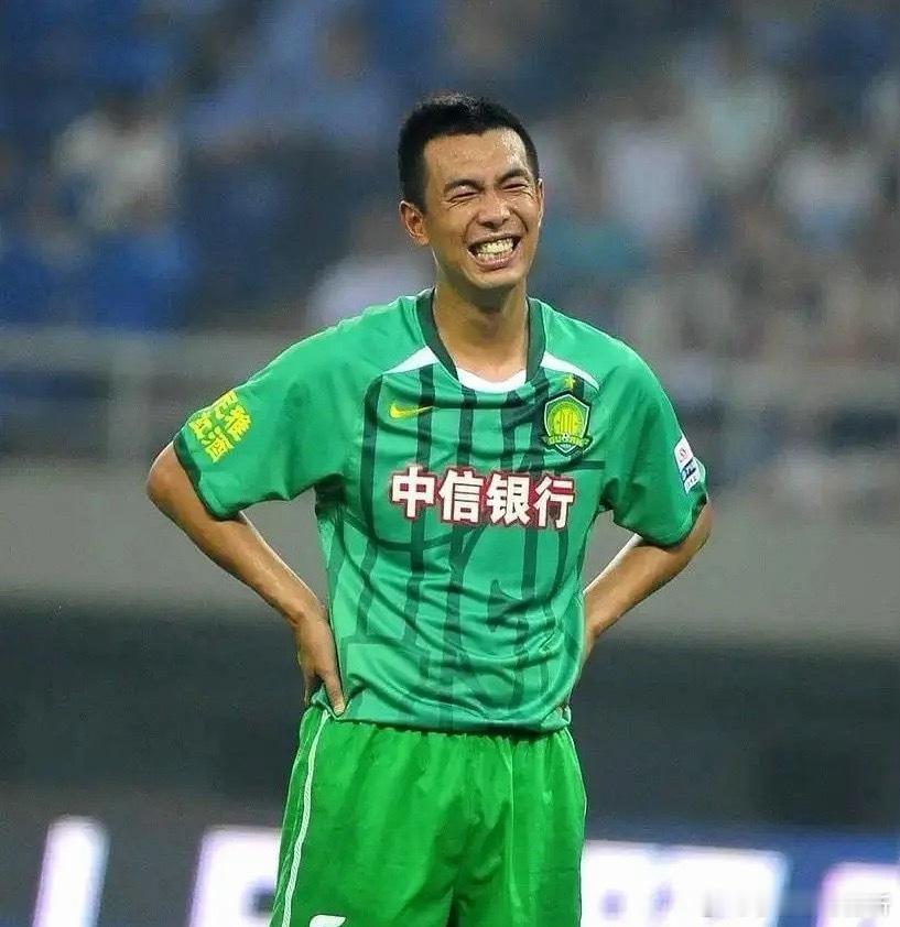 44岁前国脚怼网友：看不起送外卖的？人家比你朝九晚五上班挣得多北京时间2月18日