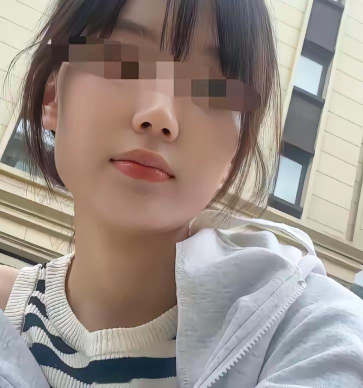 郑州一姑娘，私企行政文员，到手工资四千出头。在郑州这种省会，房租先啃掉一大块，剩
