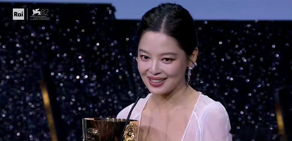 别搞笑了不管是黑还是粉[笑着哭]不管是“谁上窝瓜谁怎么怎么牛”or“这次窝瓜怎