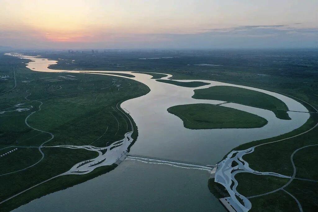 滹沱河（hūtuóhé）是海河水系的主要河流之一，也是河北省石家庄市的“母亲河”