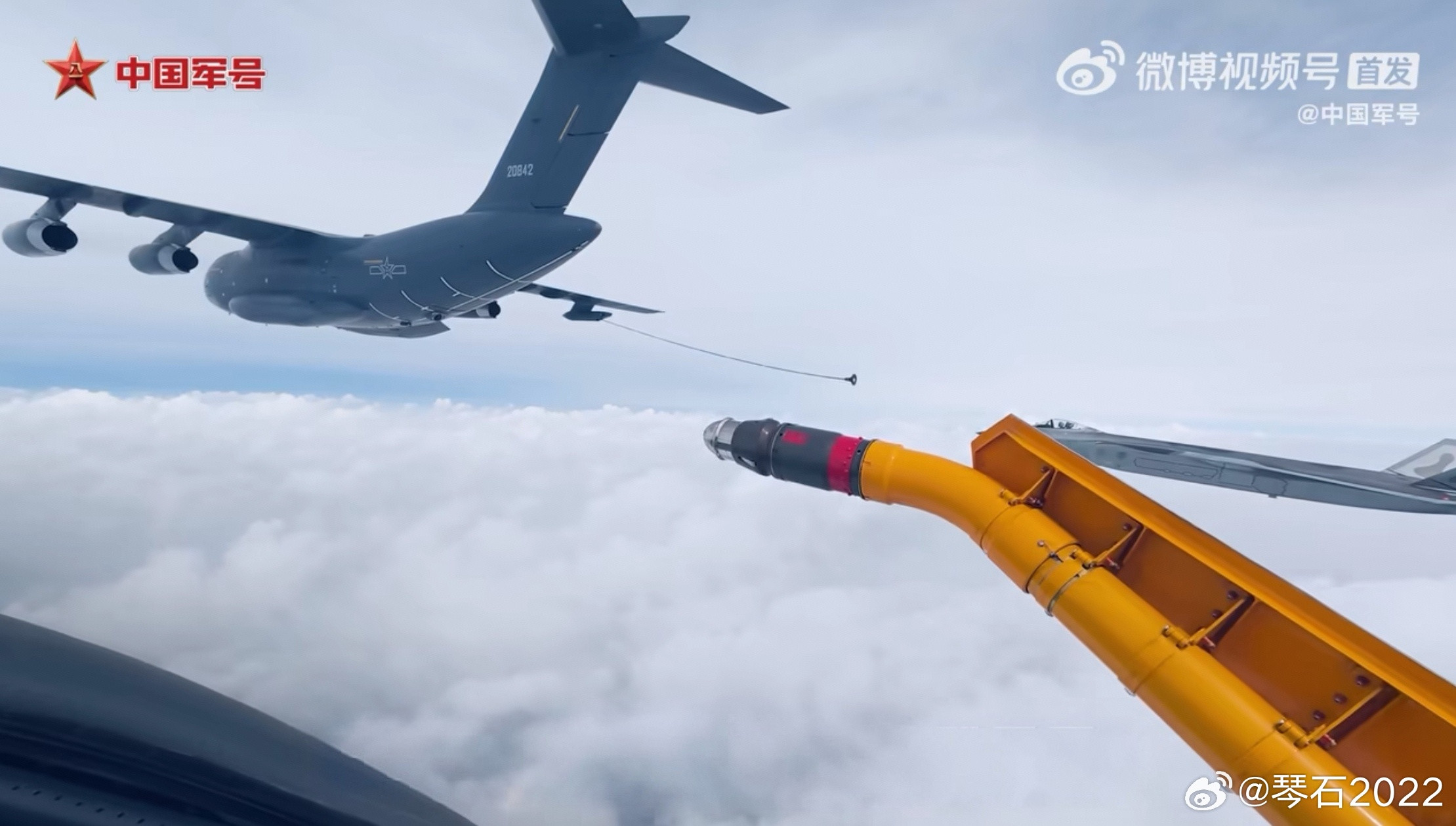 首见J20加油杆内里，黄的耀眼中国6代机中国空中力量烽火问鼎计划