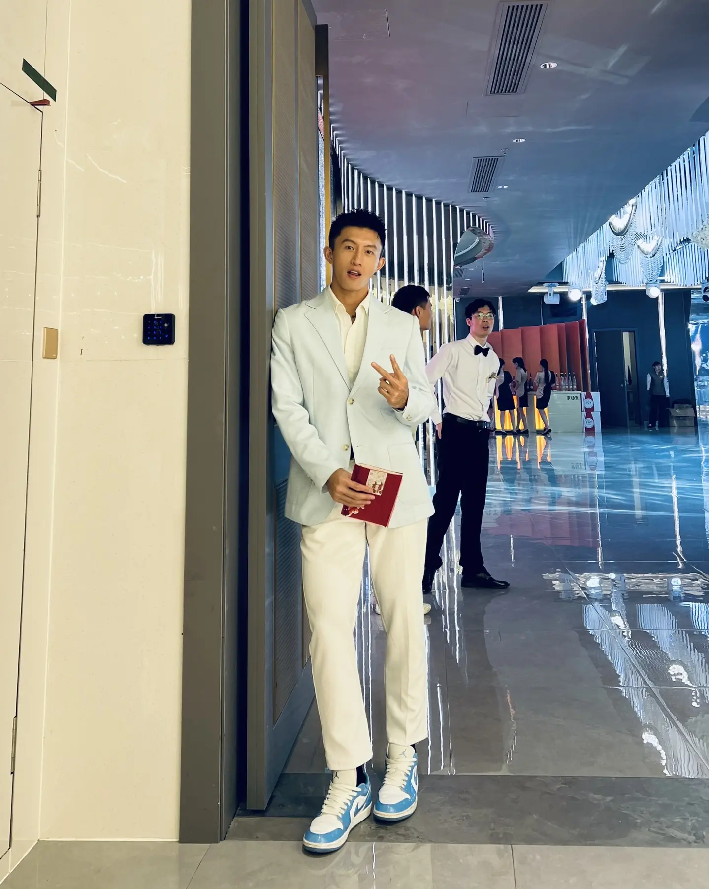 不会主持婚礼的网球教练不是好教练。