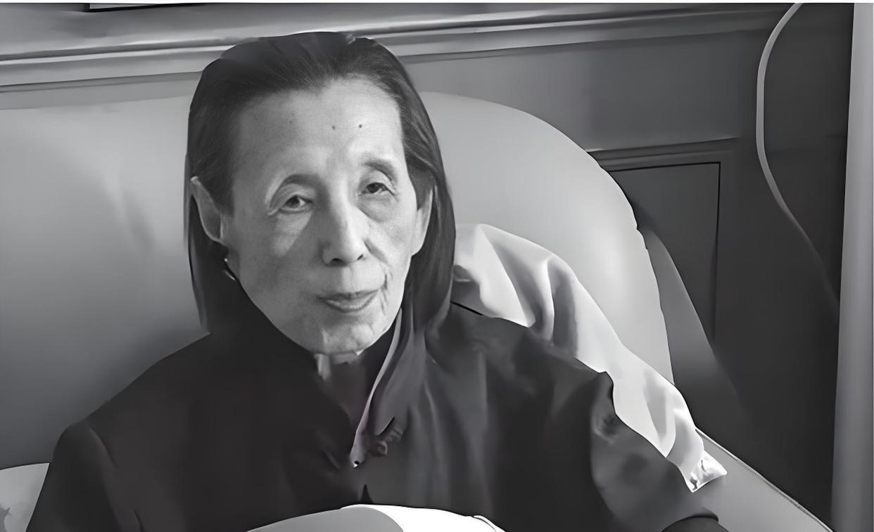 1949年傅作义的妻子在重庆机场被截，下落成谜，地下党找了几个月没有结果，一个邮