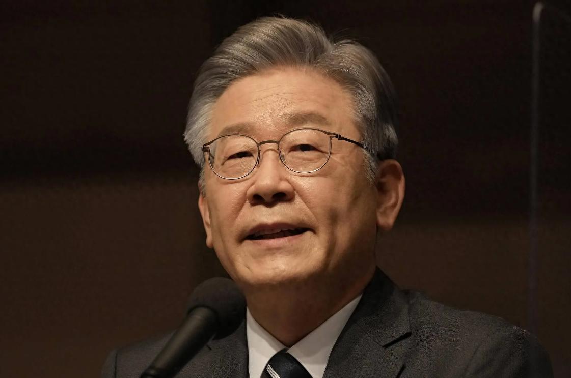 特朗普没想到：被中国制裁后，韩国总统室发声，怕被中国釜底抽薪10月14日，中