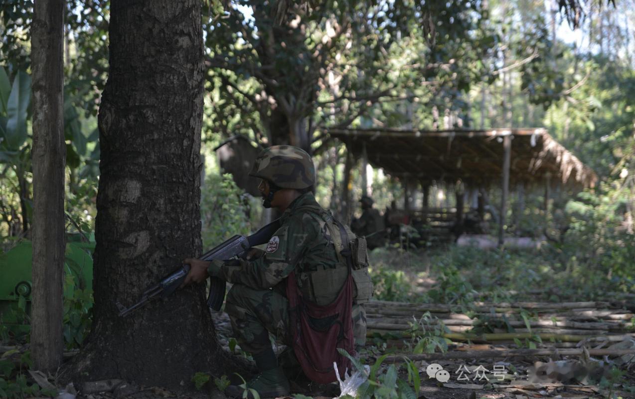 突发！果敢同盟军与德昂军在贵概发生冲突，目前当地形势仍晦暗不明2月13日晚，据