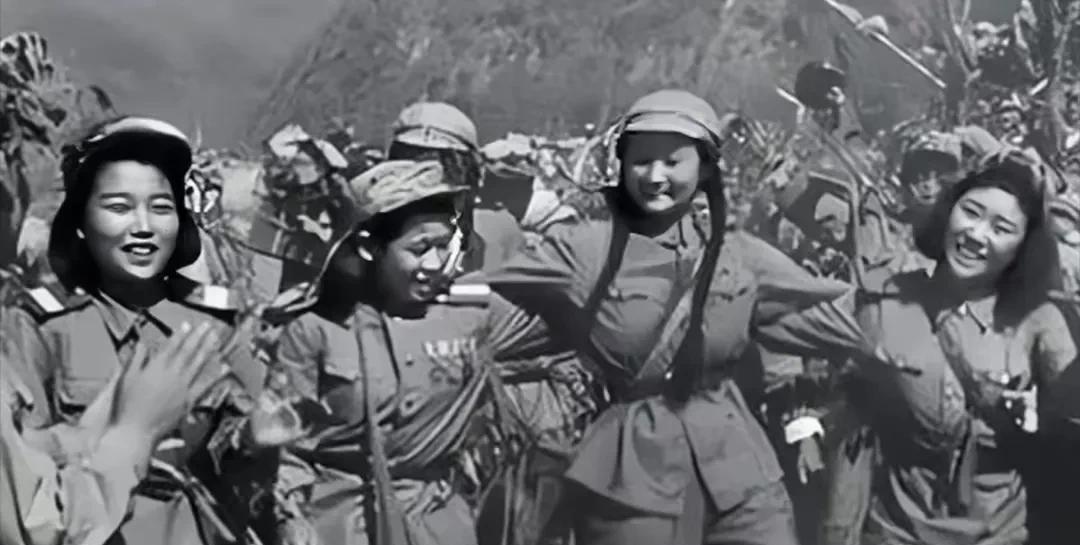 抗美援朝期间，朝鲜人民军的伤亡也是非常惨重的，因此人口出现了女多男少的局面。许