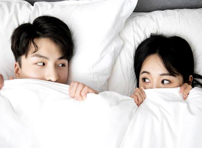 看到一篇把性生活当健康隐形福利的总结，沉默了几秒。高潮时催产素与内啡肽大撒把戏