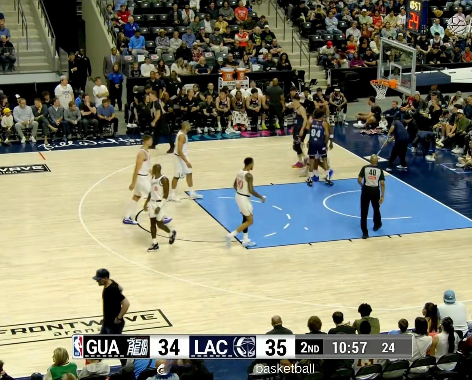 崔永熙是对的，在CBA属于弱队的广州龙狮面对全主力的NBA争冠球队洛杉矶快船打得