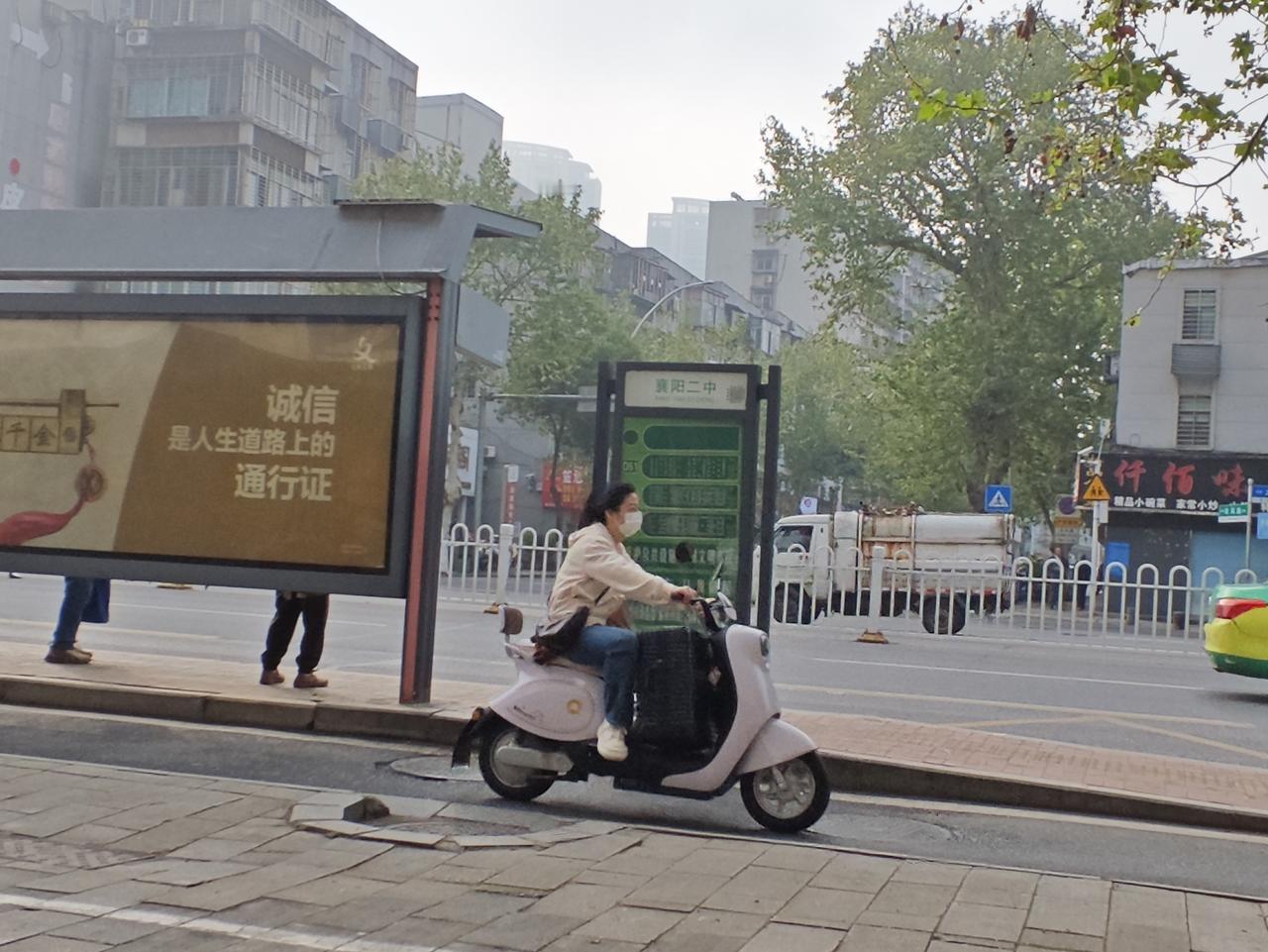 现在公考越来越卷，2020年之前都还好考，现在越来越卷了，越来越难。不光要笔试考