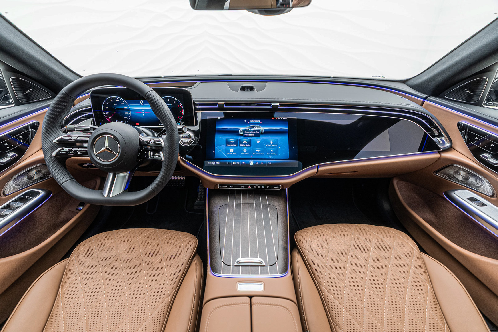 #好车分享#Mercedes-BenzE450，奔驰E，黑棕立，这个缺了立标，不过有3.0T的引擎。