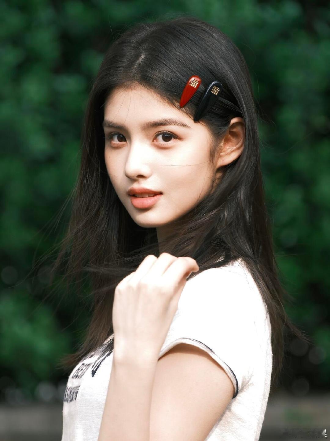 艾米想演恶女艾米叫自己米米子灵动少女艾米自称米米子，软萌气质深入人心，采访大胆表
