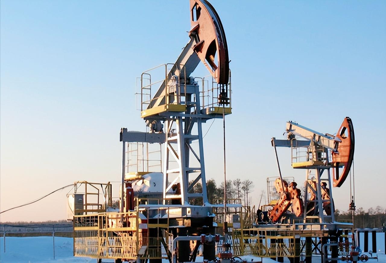 俄罗斯这回是来真的了，官方实打实官宣从今年4月1号到7月31号整整四个月，干脆利