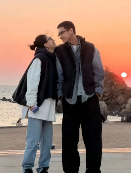 李嘉格官宣小9男朋友，姐你这回视力正常了，再别说什么刚离婚就找男朋友了，车澈婚内