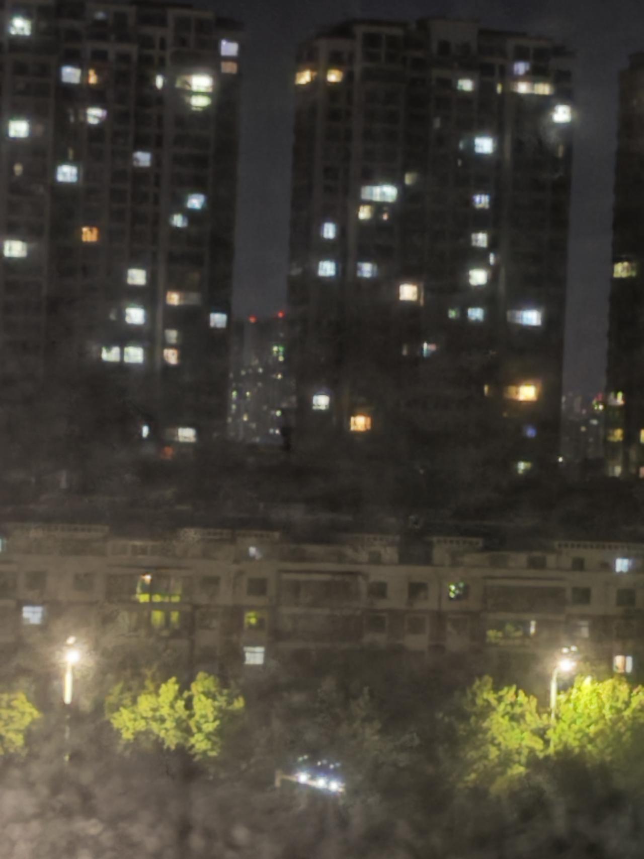 有没有人和我一样，晚上必须在10:30之前睡觉？10：30上床睡觉，我已坚持