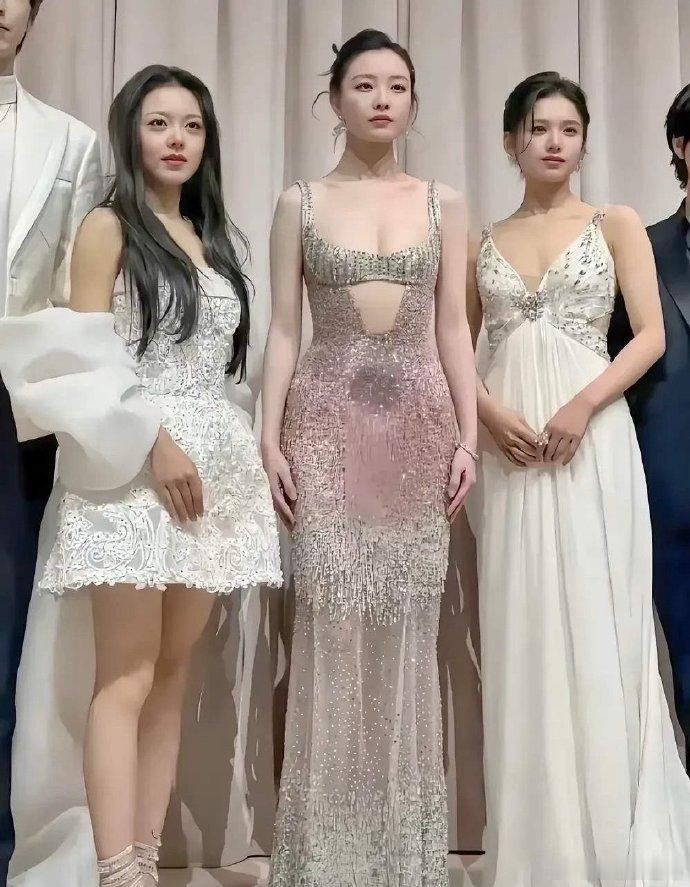 赵今麦与倪妮同框，画面超吸睛！那气质对比，仿若一个在三维，一个被拉低维度，倪妮的