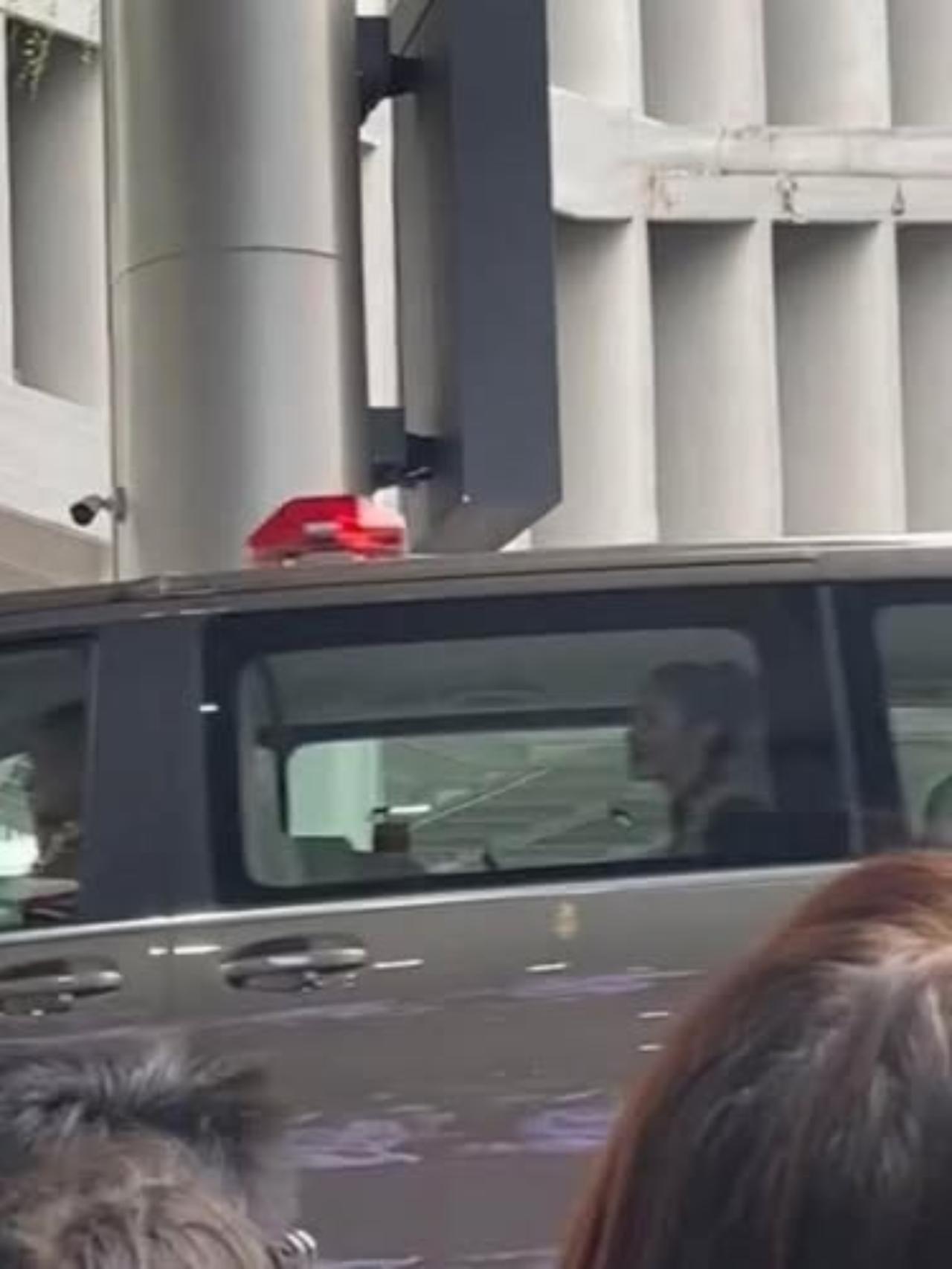 诗妮娜参加国葬，网上流出一张模糊车窗照王室专家SomsakJeamteera