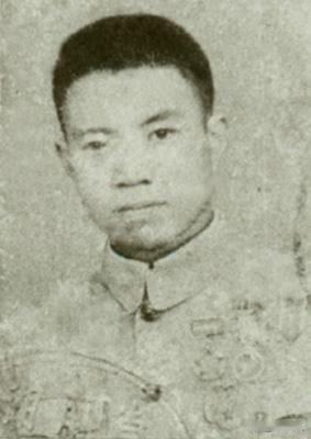 抗美援朝期间，一名17岁的志愿军小战士，不畏强敌，竟然孤胆闯入敌营，用手榴弹重创