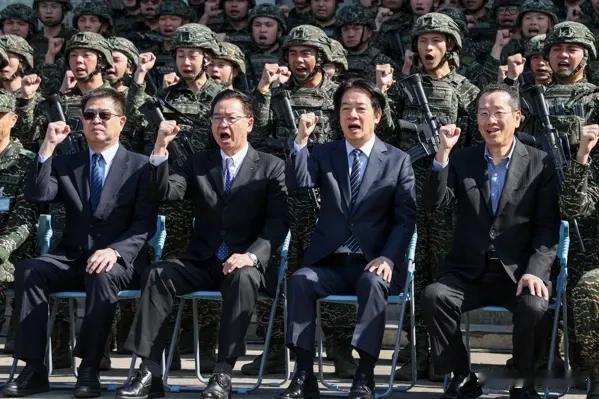 赖清德的禁卫军各位有没有发现赖清德上台后经常视察台军而且偏爱海军陆战队比