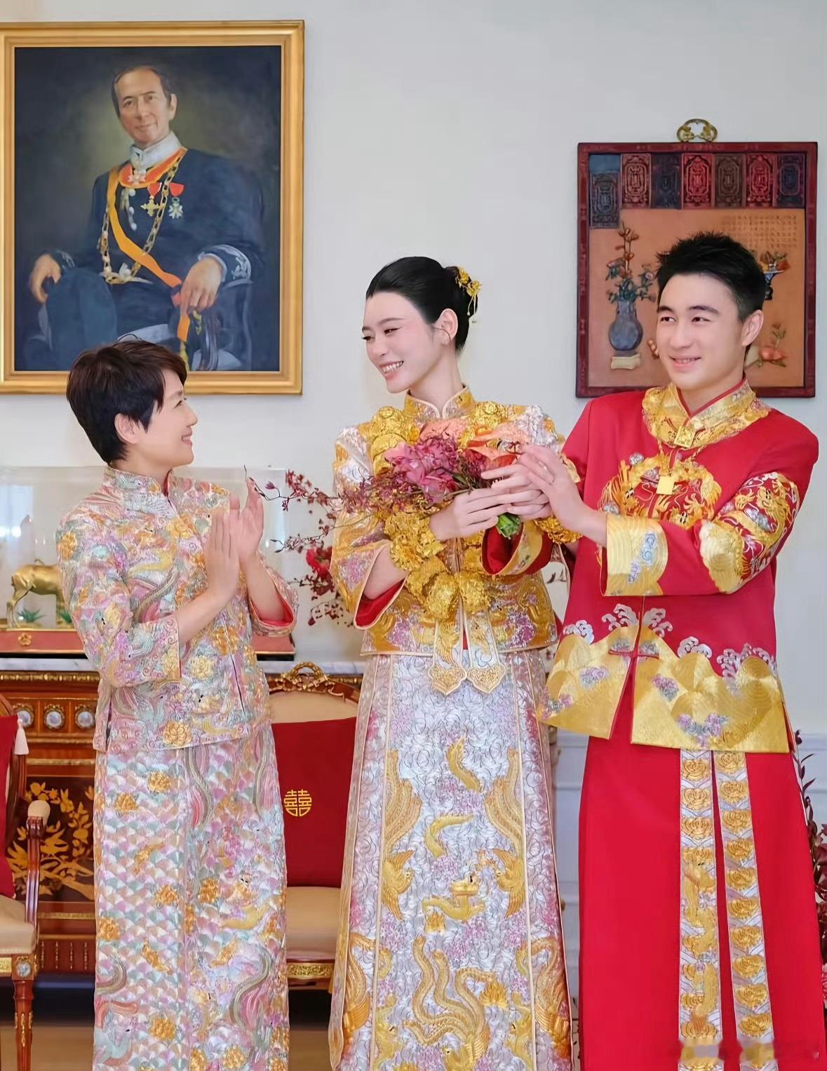 奚梦瑶全家福戴的金饰不是实心额是实心还是空心有什么区别的，反正都是他们家的奚梦瑶
