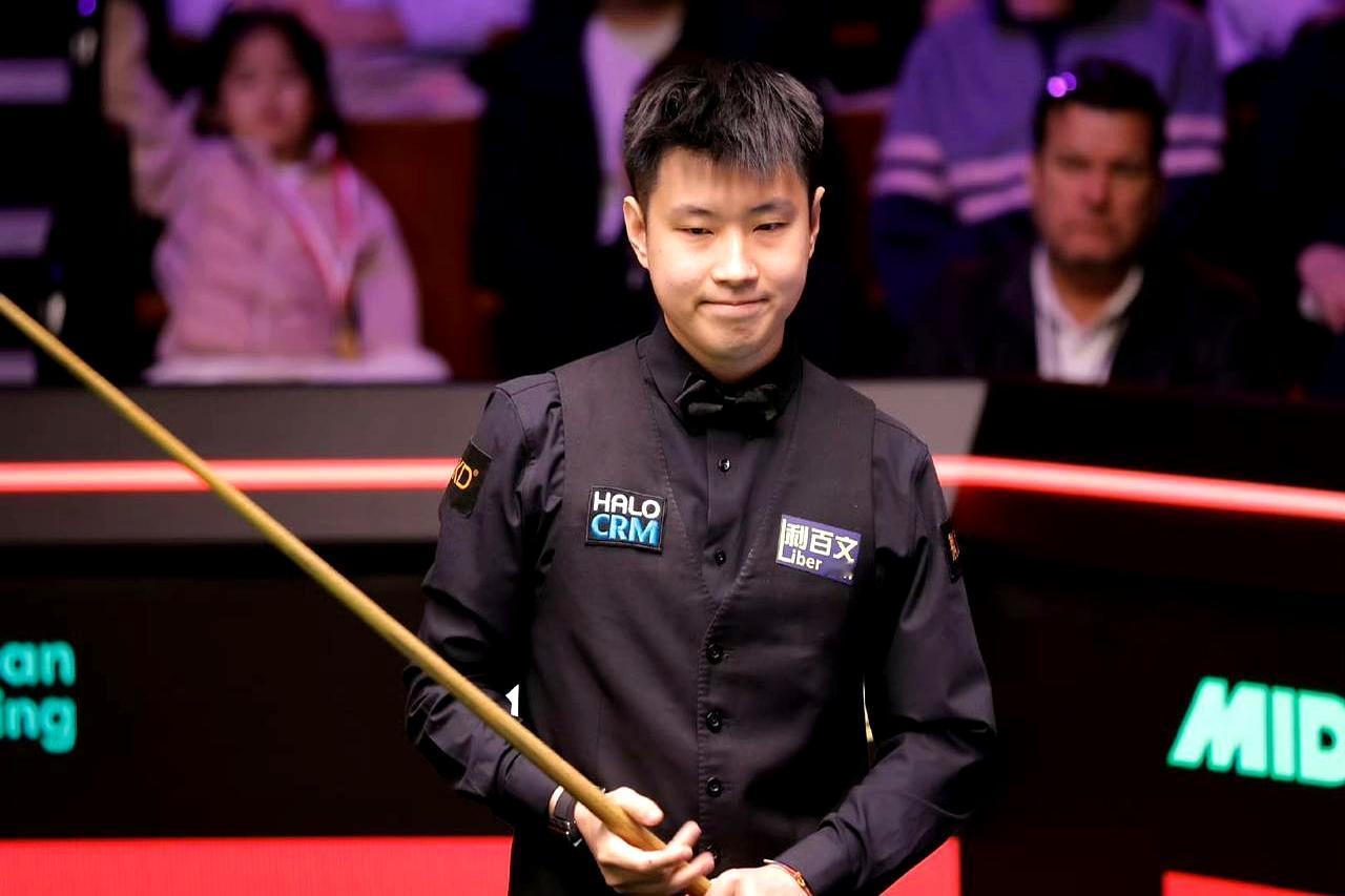 卫冕冠军赵心童今晚差点在克鲁斯堡翻车，看得人心惊肉跳。面对排名第92的海