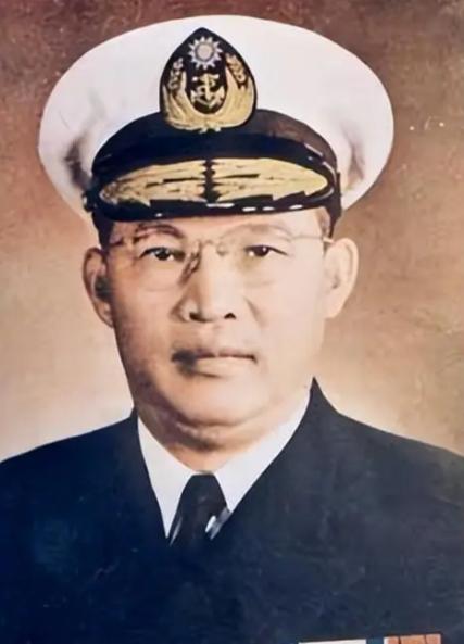 1938年5月，薛岳怒吼着要枪毙桂永清，蒋介石只冷冷回了一句：“你知道他岳父是谁