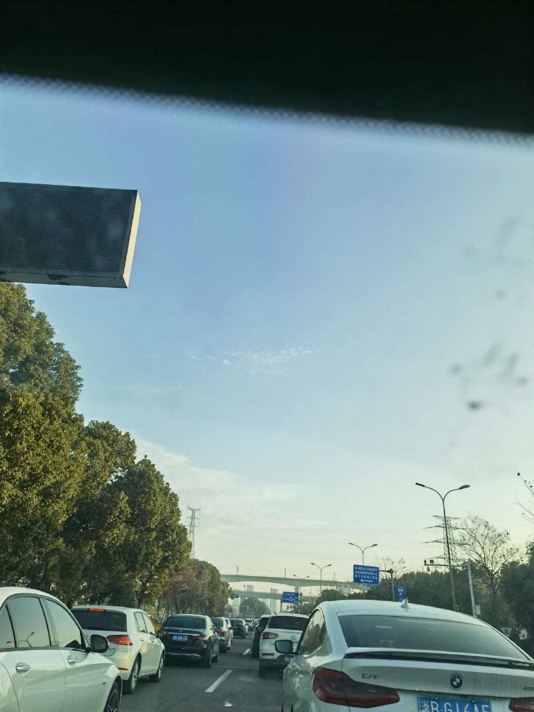 宁波北仑高速免费取消后的第一个工作日网友爆料：江南路北仑高速免费取消后的第一个