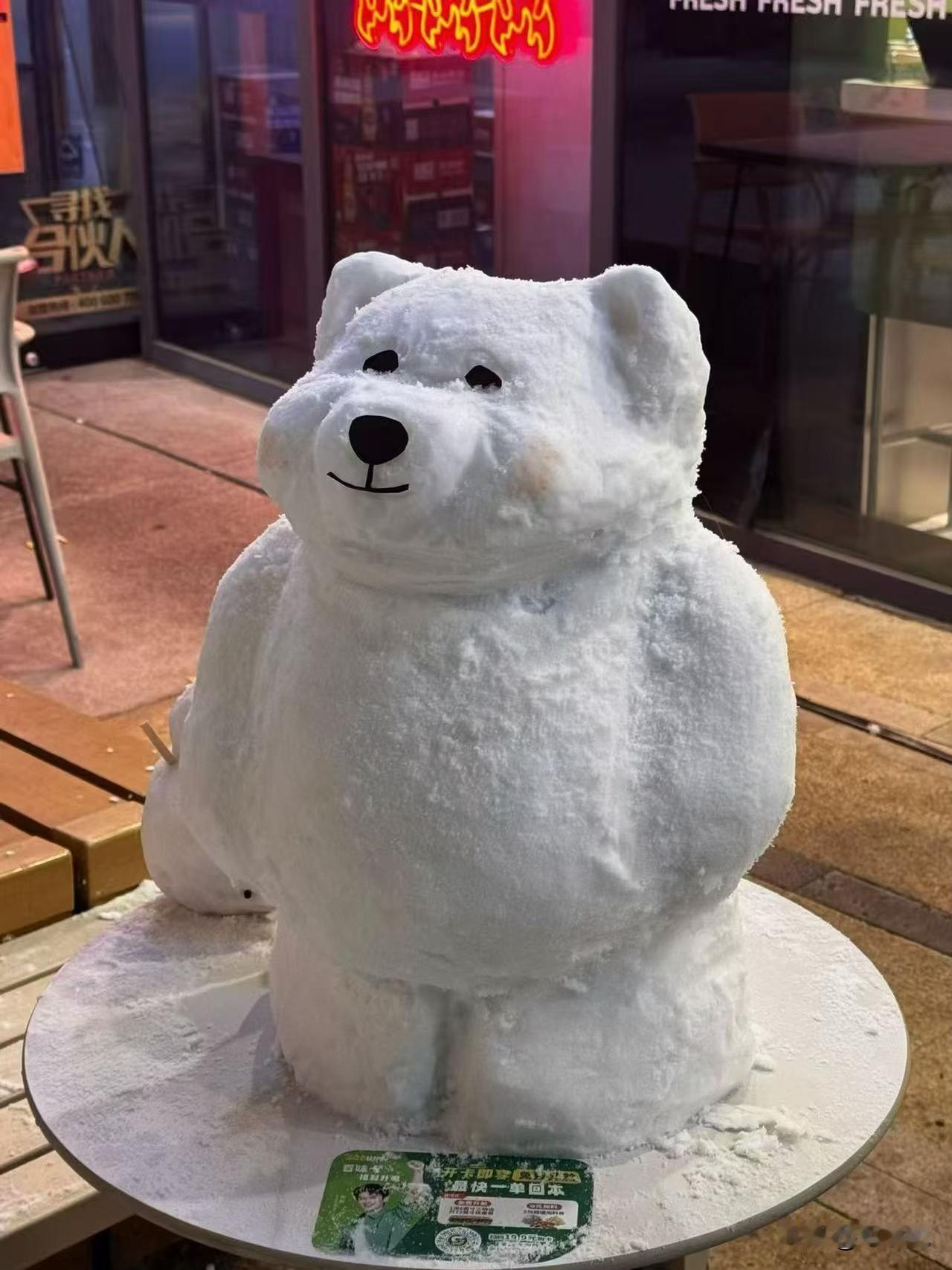 在单位上班一定要懂这8条规矩。第一，凡事多请示领导，不要自己做决策。第二，