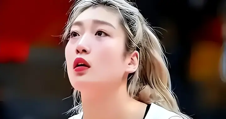 中国女篮热身赛：以实战检验备战成果