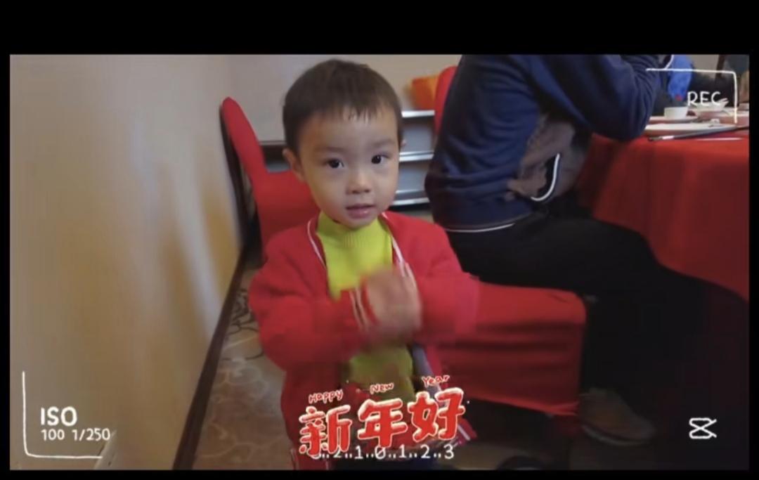 龚爽嫁给何嘉炜，其实也在学粤语，之前过年遇到老公那边的小孩子，打招呼的时候，也是