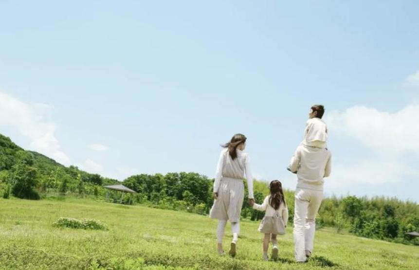 90%家长在犯的3个教育误区，盲目砸钱，不如做好这件“小事”到底什么样的教育