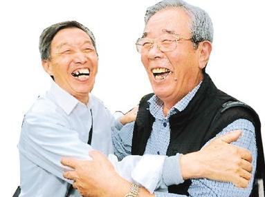 就因桥名和族谱上记载的一模一样——化龙、起凤、腾蛟、天保，四个名字，一字不差，一