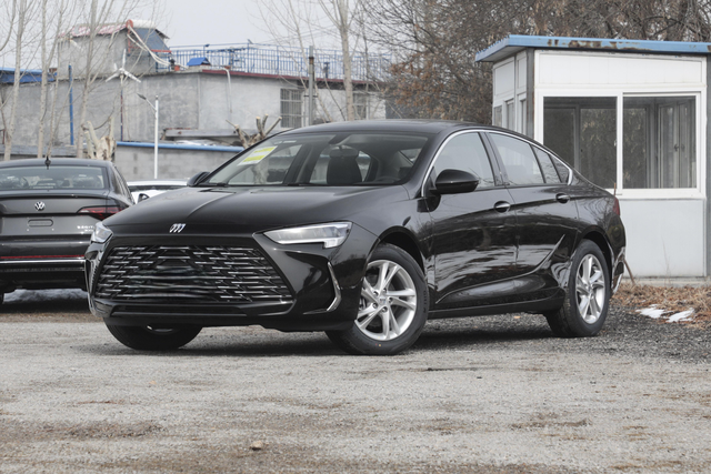 曾月销过万台的别克君威曾几何时，别克君威凭借运动化设计与美式豪华基因，稳坐合资