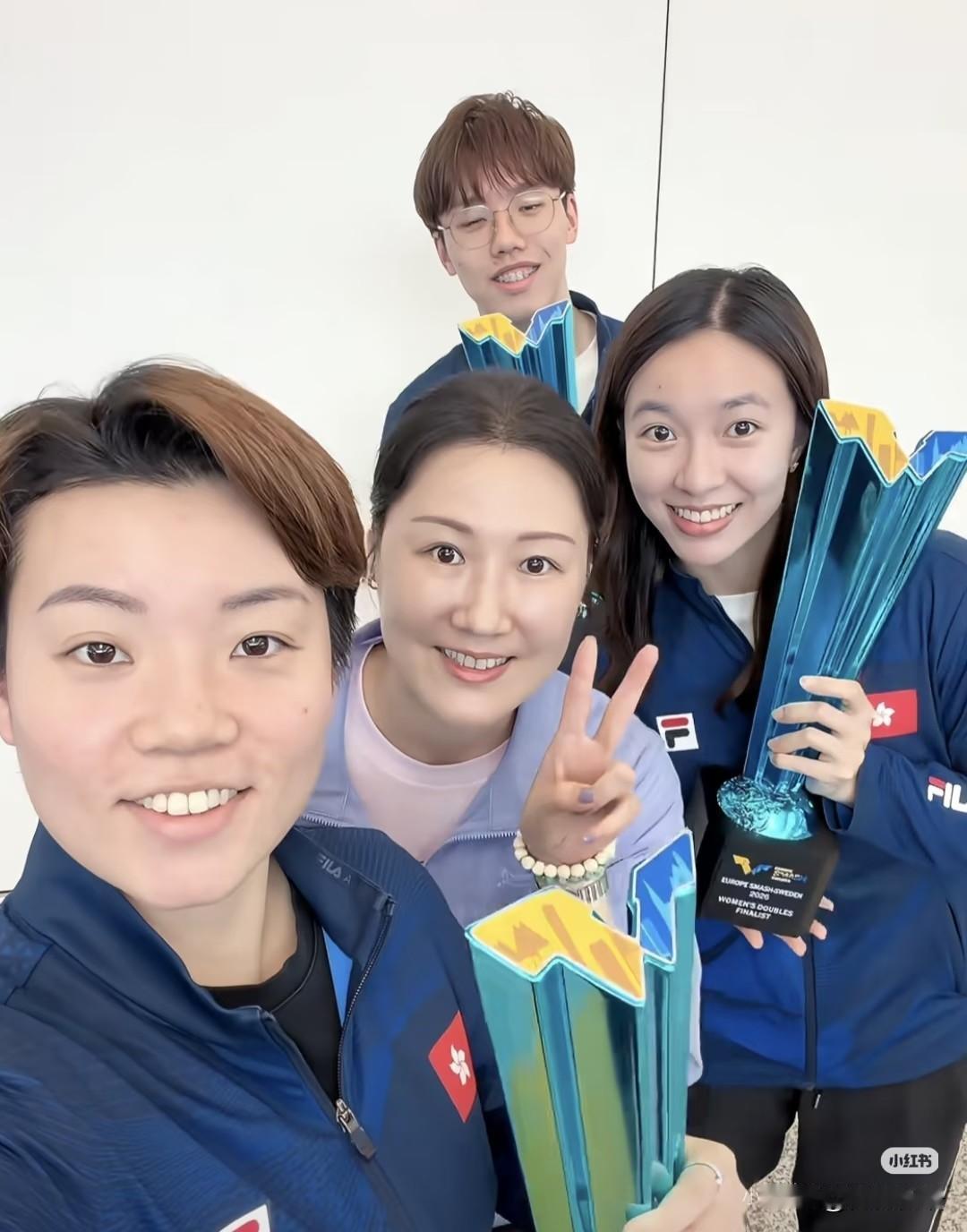 港队已经平安回到香港了。今年的WTT瑞典大满贯赛，港队四个人拿了6个奖杯回去，