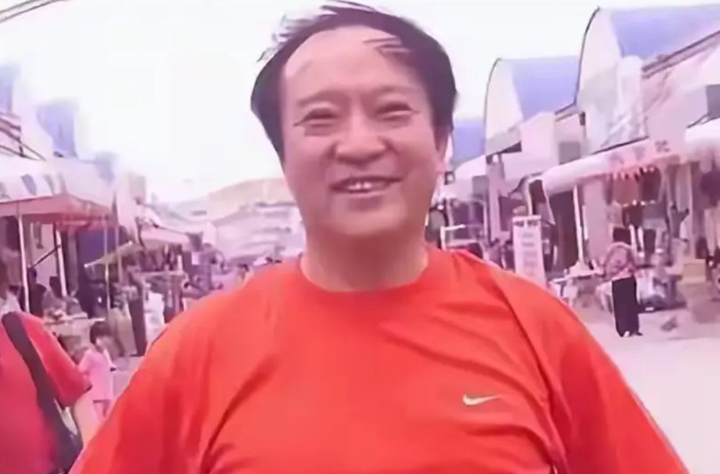 传闻昔日主流相声大腕儿牛群要登上德云社舞台。郭、牛经纪人已密谈两轮，下周北展或有