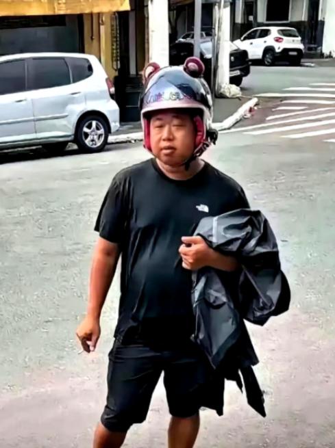 工地搬砖洗碗出身，靠打游戏一年狂赚上千万，结果刚满三十岁，反手把700多万的兰博