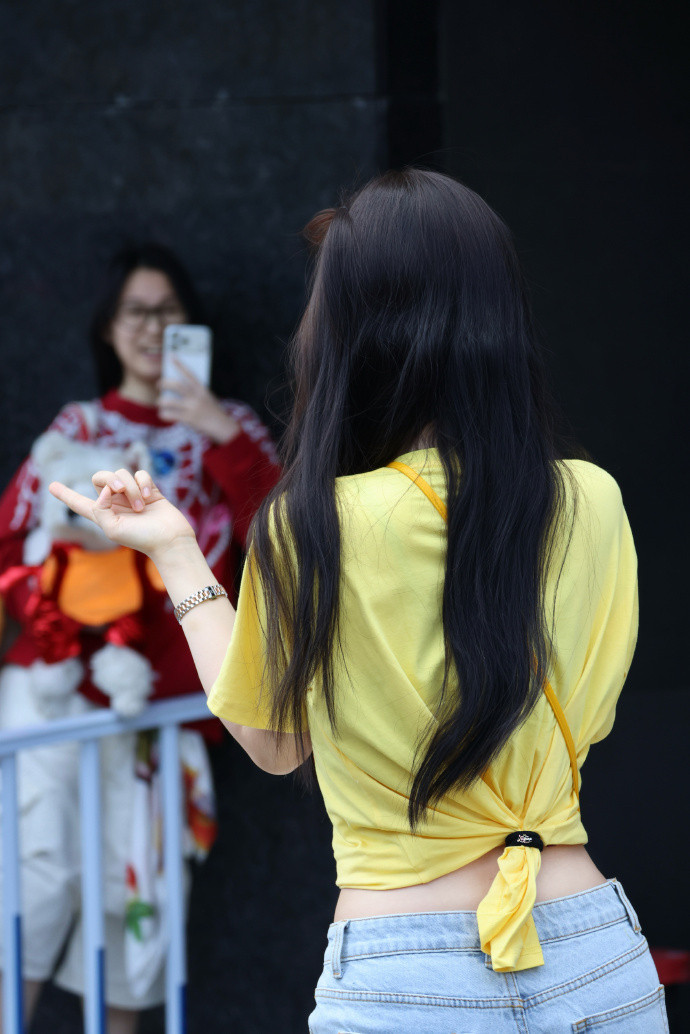 这是虞书欣还是蔡敏敏是伟大的蔡敏敏也是伟大的虞书欣​​​