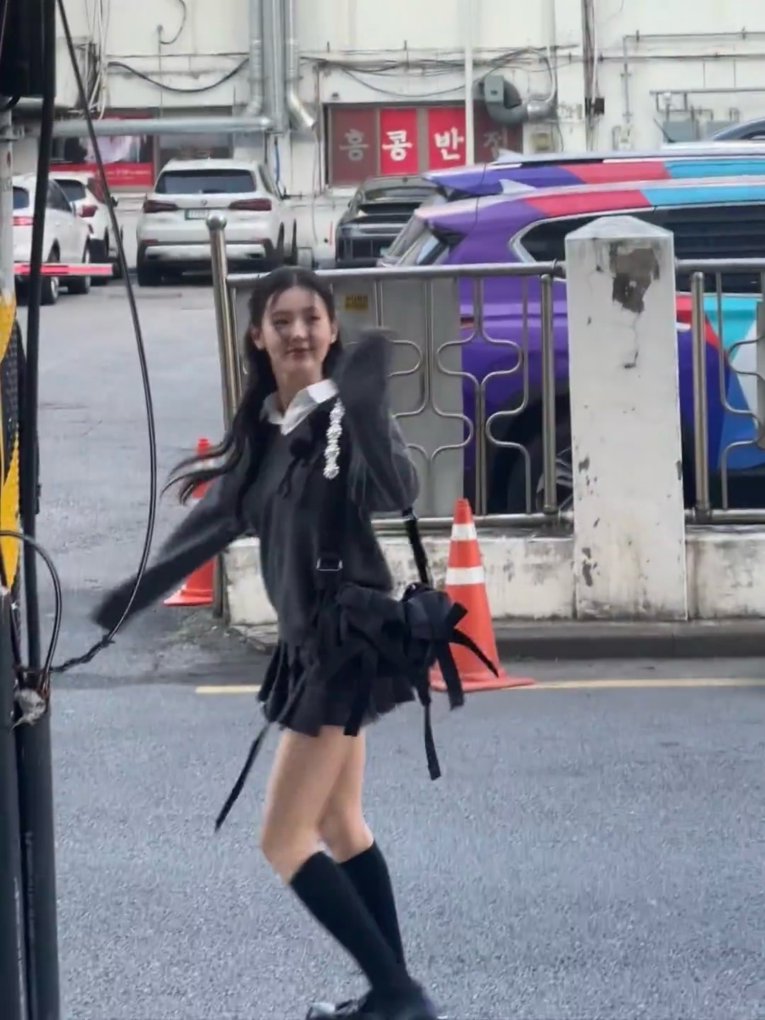 网友圣水洞偶遇赵美延live图美成这样🙇🏻‍♀️​​​