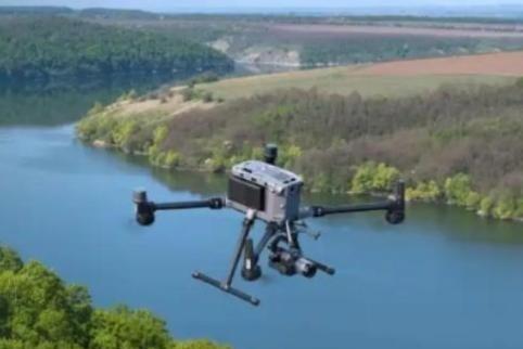 一位美国华人曾表示“如果中国无人机，足够先进，为什么在战场上打下来的，大多数都是