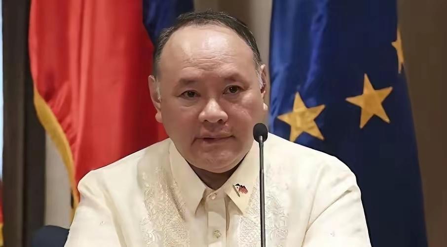 菲律宾防长回国后张口第一句：我在中国没生意，也不打算去中国。这话听着是真硬气