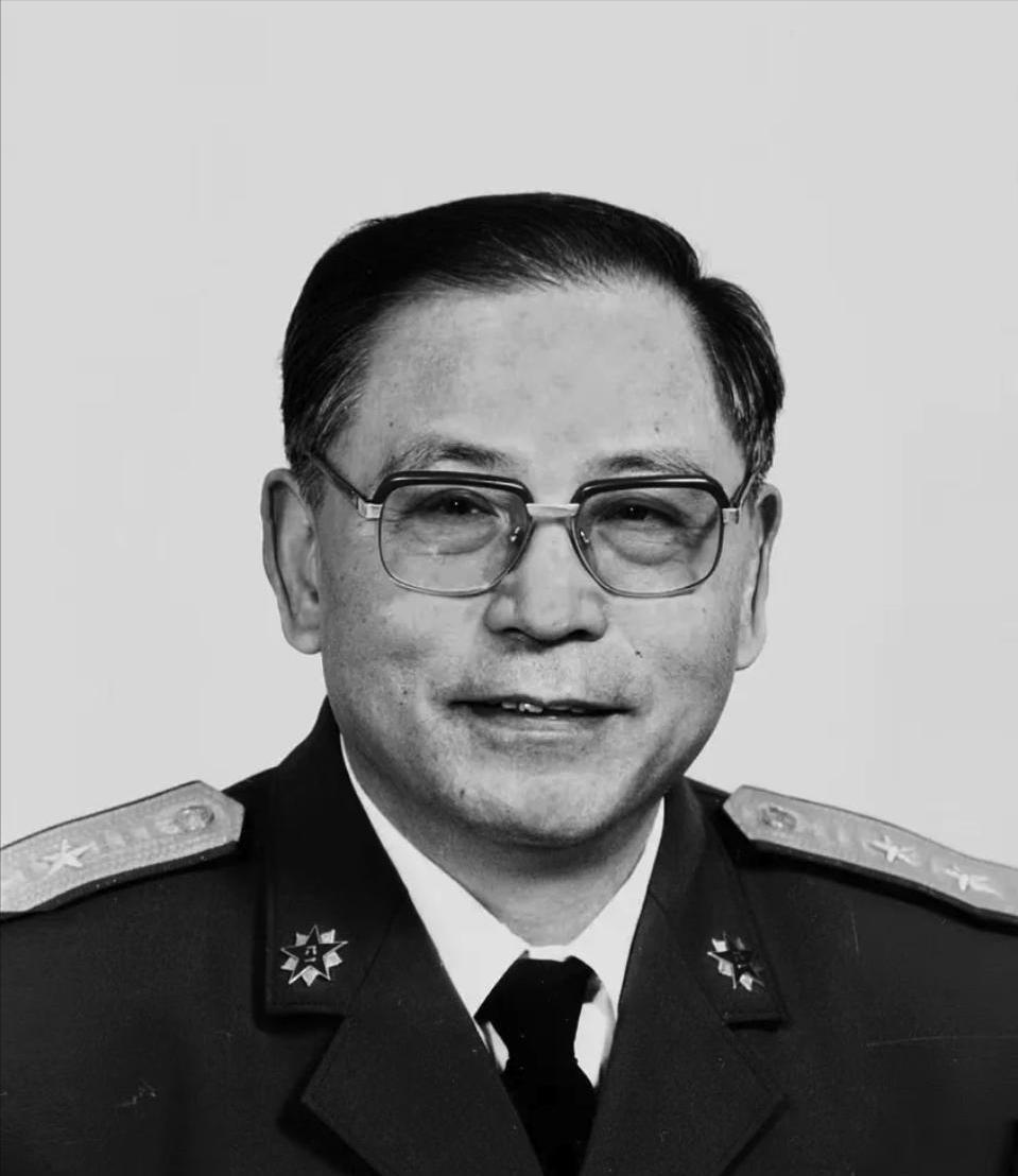 1950年，特工之王李克农猛地推开粟裕房门，颤声追问：我的小儿子是不是牺牲了？粟