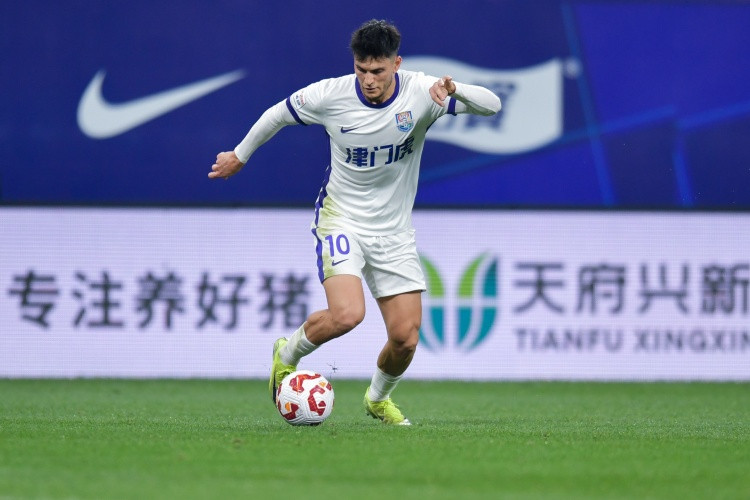 记者: 萨尔瓦多可能做韧带修复手术, 或缺席津门虎新赛季初期比赛