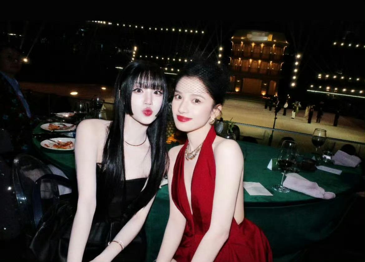 张婧仪宋雨琦合照美女和美女的友谊，我慕了​​​