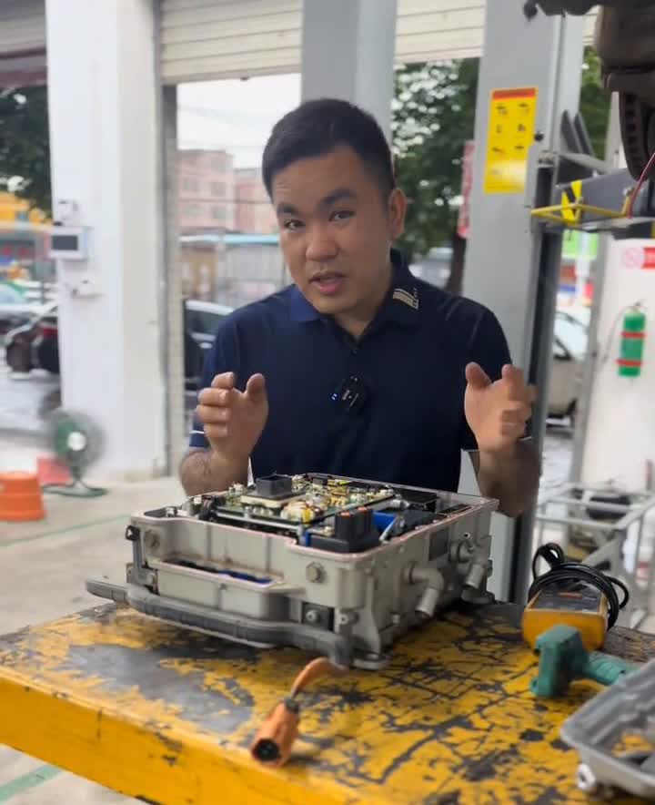 电车便宜后都有哪些问题？·设计上的问题，天气一热马上就暴露出来了。像这种多合