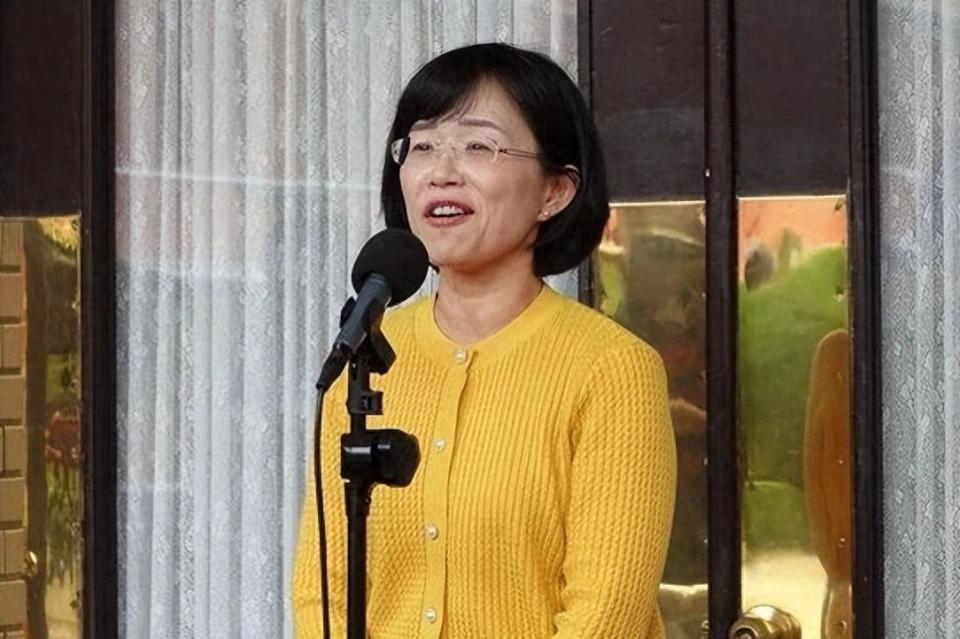 国民党台北市议员李明贤昨天表示，就在“美丽岛电子报”做的最新民调里面，新北市仇恨