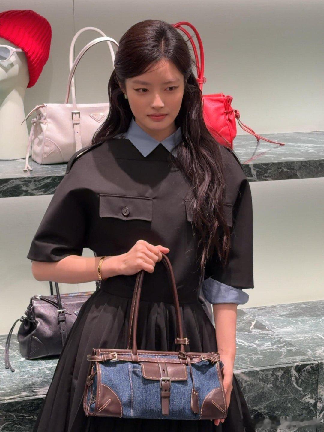 杨幂徐若晗Prada活动生图状态