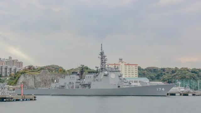 日本军舰闯台海，外交部撂下重话：这是条“不归路”4月17日的外交部记者会，气