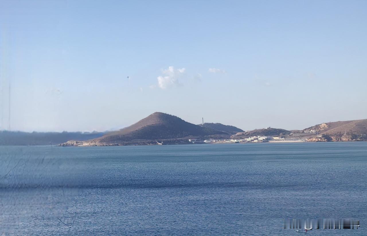 要不是这次大伯家二姐夫要跟着来青岛玩，其实冬天的青岛并不是适合旅游的季节。草