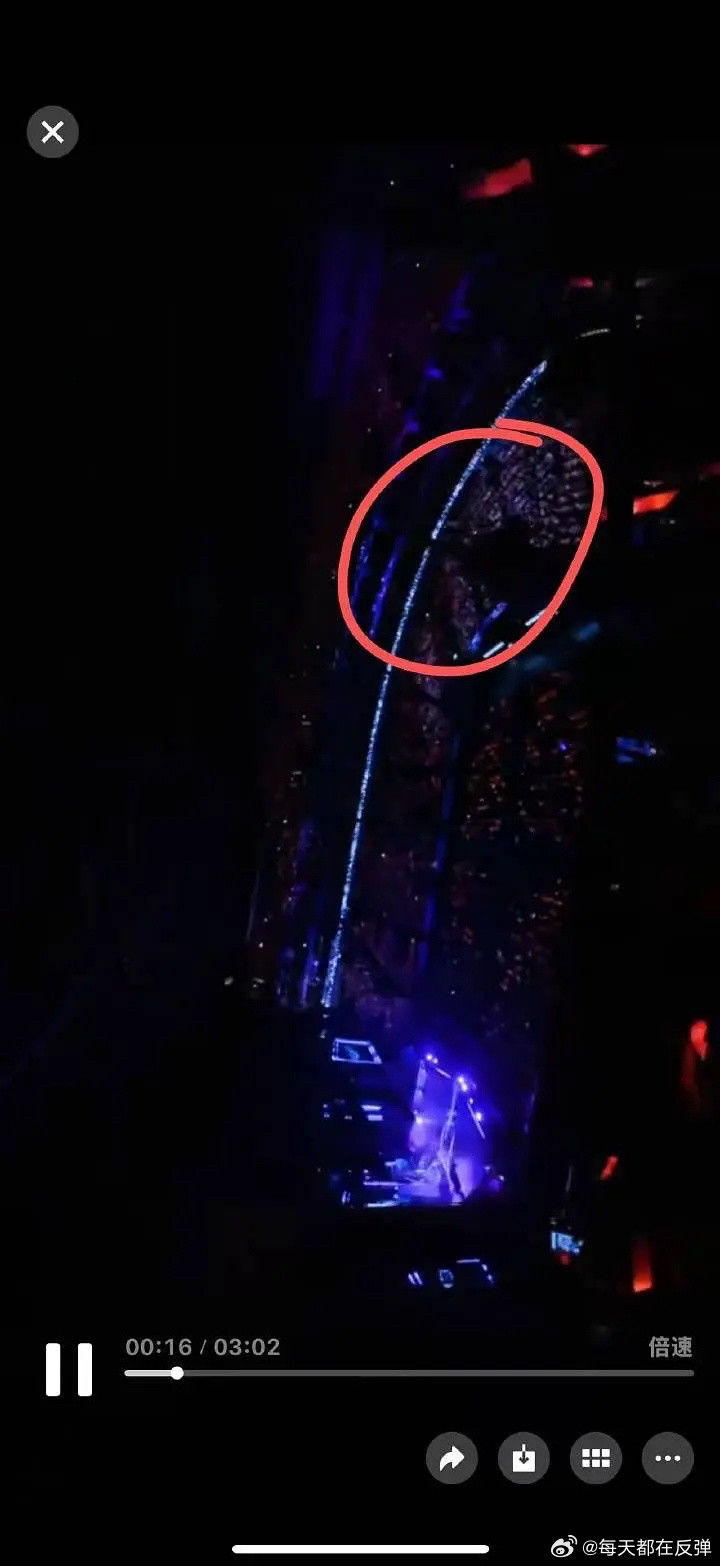 汪苏泷压轴震惊！汪苏泷粉丝线下素质令人担忧在东方风云榜中张碧晨以自己的歌曲炸开