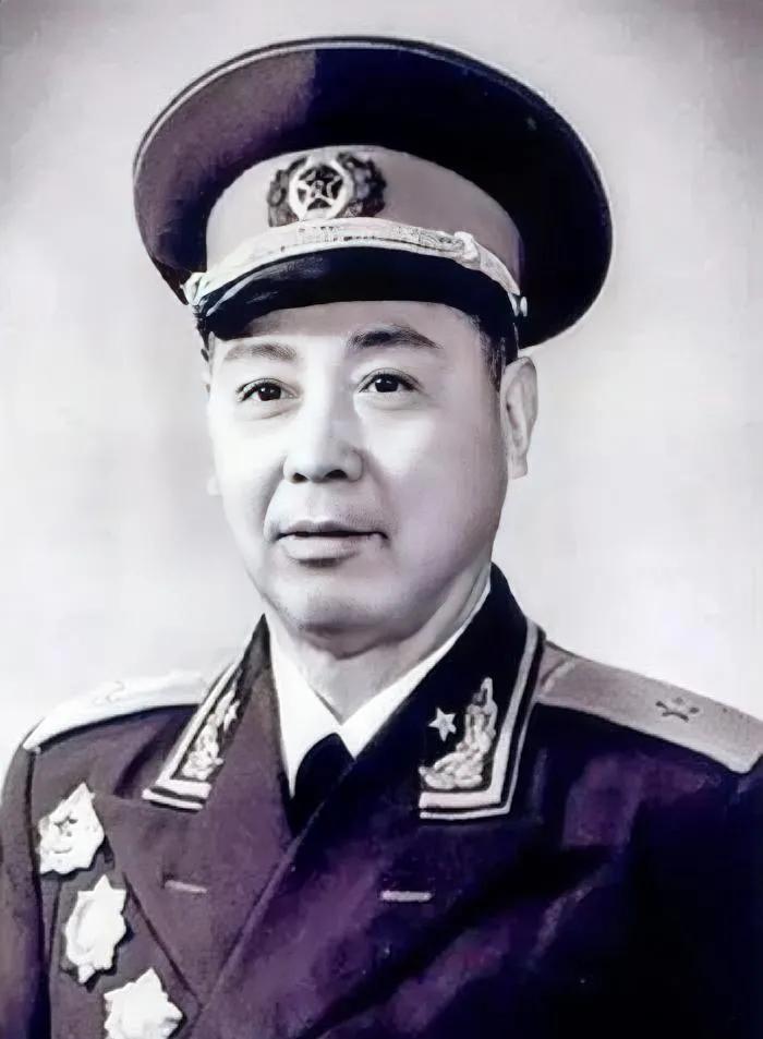 刘少卿（1911—2003），湖北黄冈人，开国少将。1926年参加革命，1927