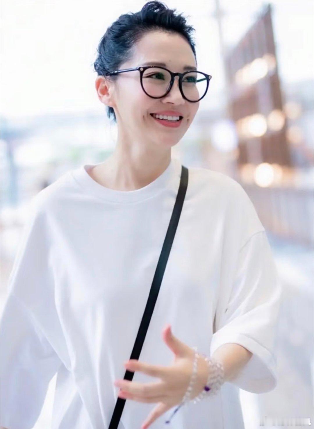 许晴：纵然岁月相逼，依然是一颗少女的心！​